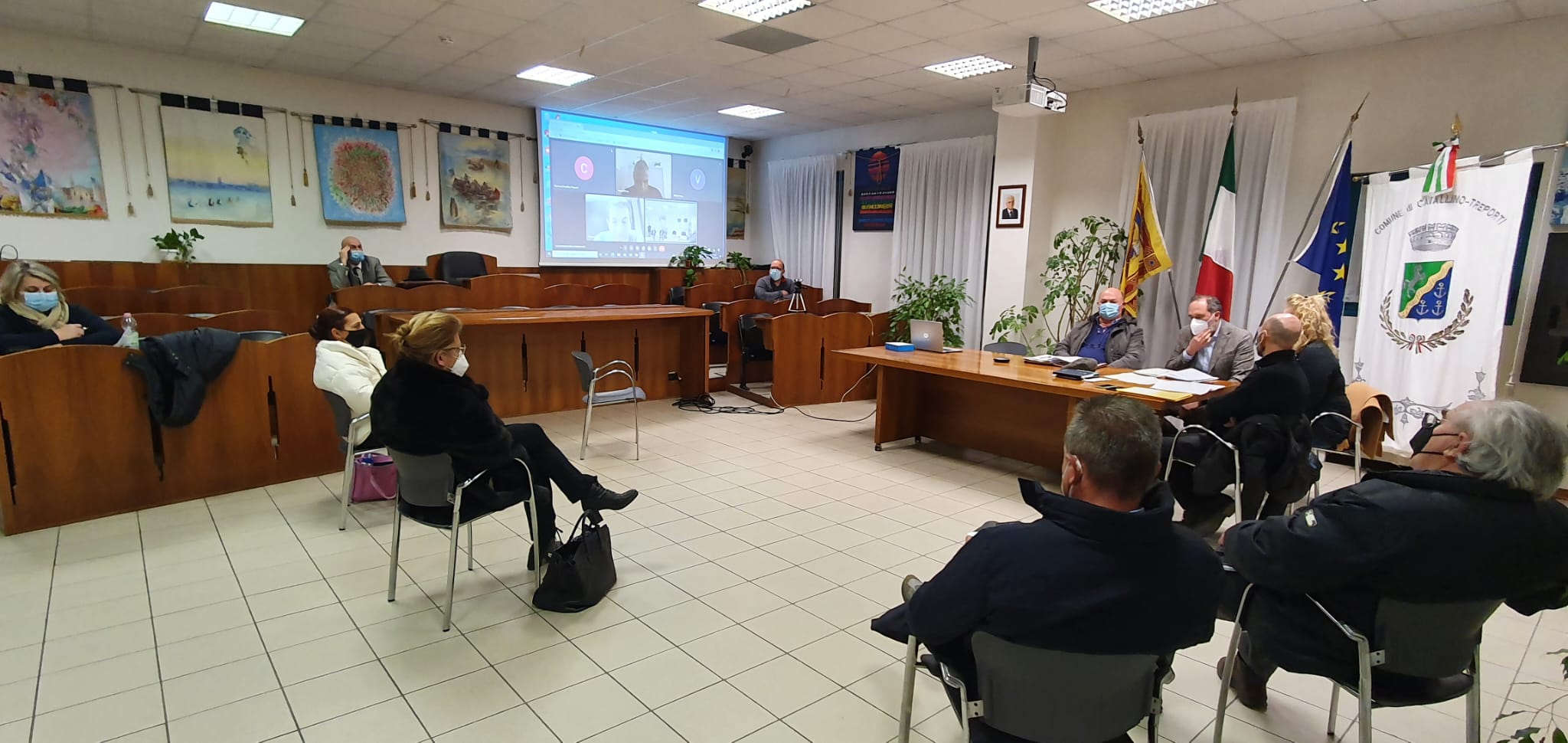 SU VIA DELLA FONTE LA SCELTA POLITICA HA INFLUITO SULL’OPERA
