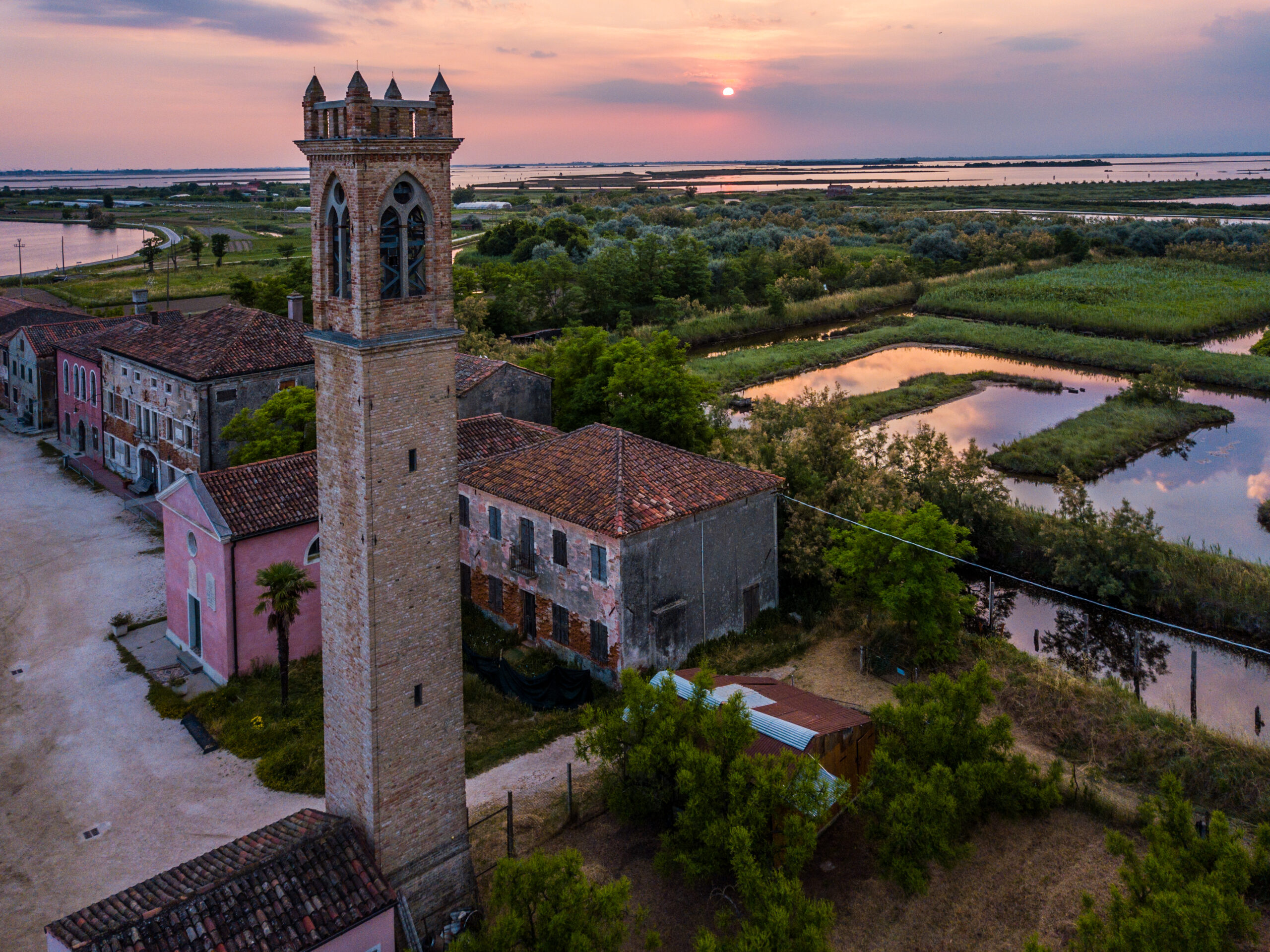 LIO PICCOLO, IN BICI VERSO IL BORGO 