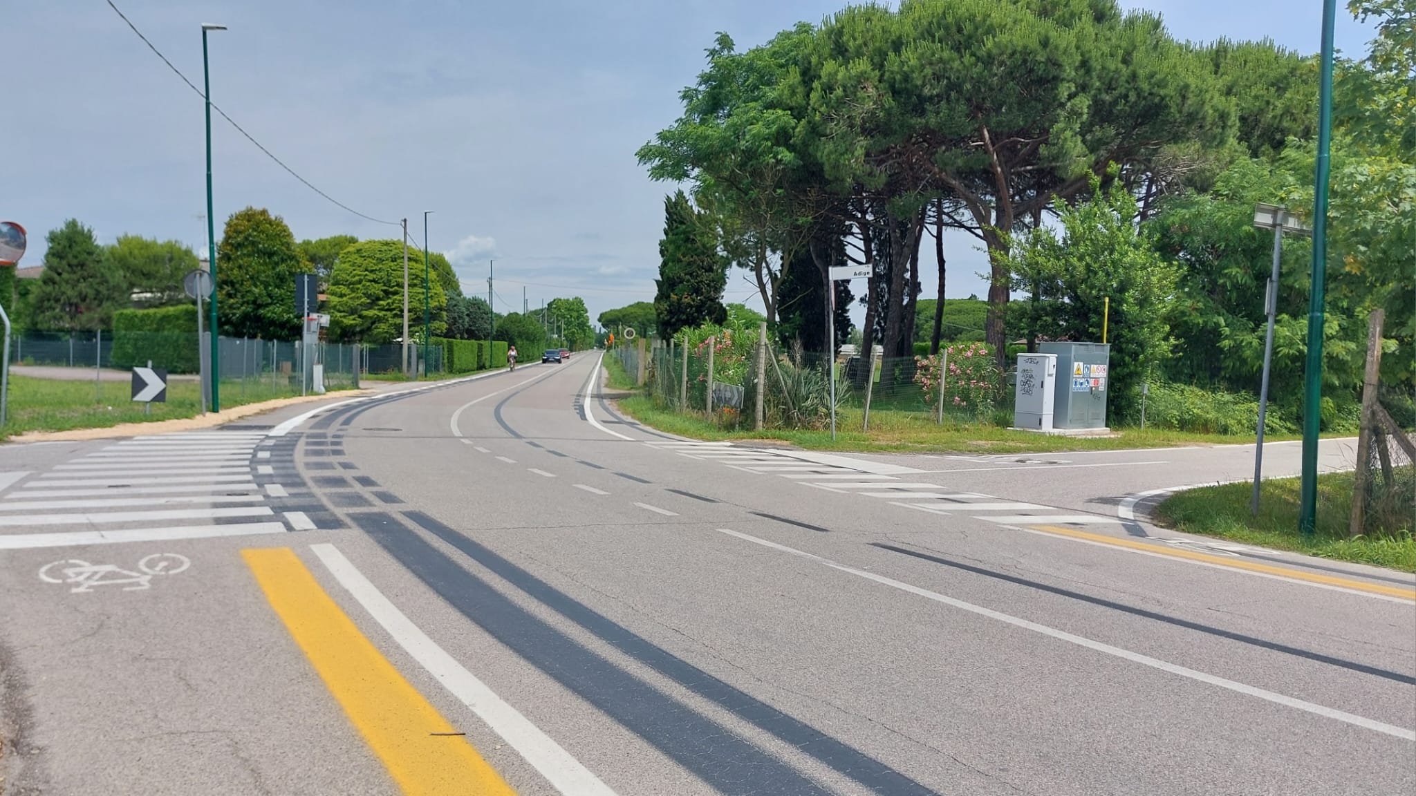 VIABILITÀ DI VIA HERMADA A PUNTA SABBIONI: DOPO I RICORSI CHE HANNO BLOCCATO IL PROGETTO, SI STUDIANO SOLUZIONI ALTERNATIVE PER ALLEGGERIRE IL TRAFFICO ESTIVO