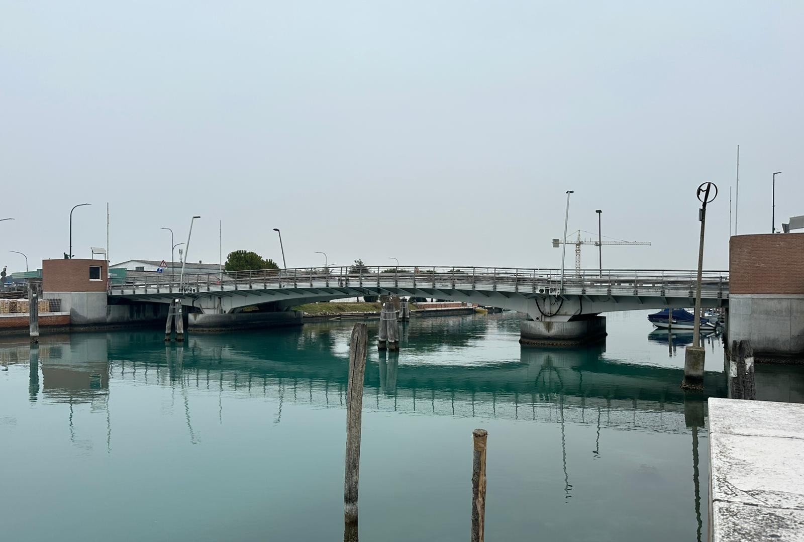 AL VIA LA MANUTENZIONE STRAORDINARIA DEL PONTE SUL CANALE PORDELIO A CA’ SAVIO